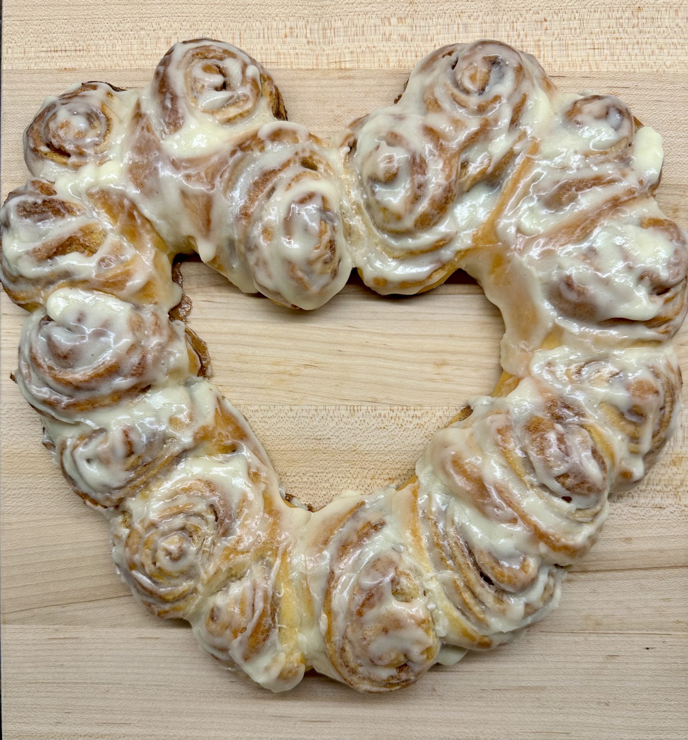 ❤️Cinnamon Roll Heart Wreath - Mrs. Dunn Baked It